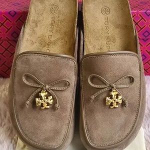TORY BURCH CHARM MULE RIVER ROCK